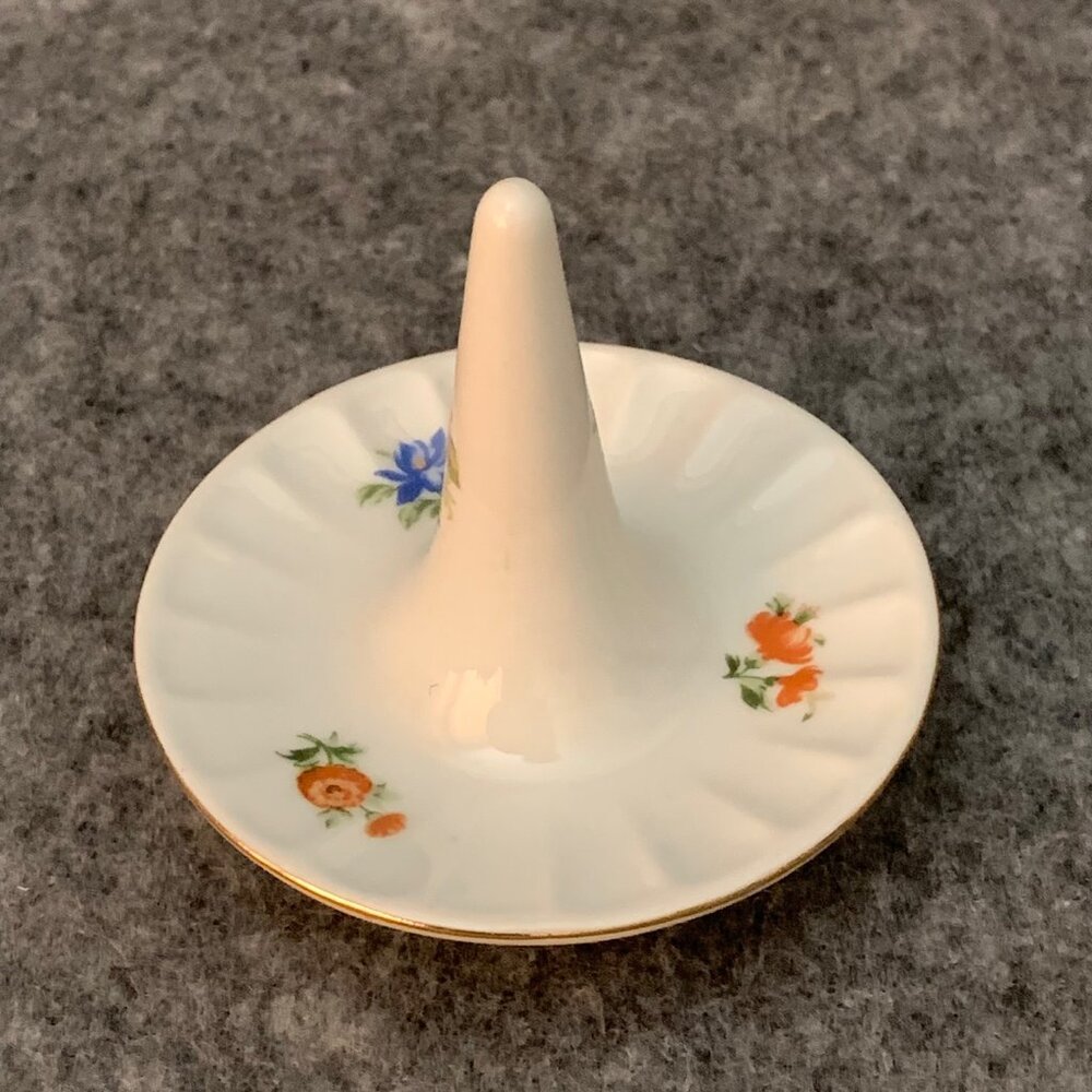 Vintage 1877 GDR Porcelain Ring Holder